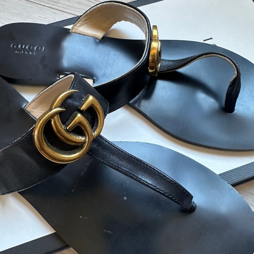 Gucci Black and Gold Sandals double GG Sz 40 9.5 - Picture 2 of 6